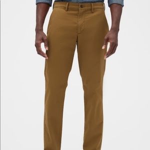 Gap athletic chino